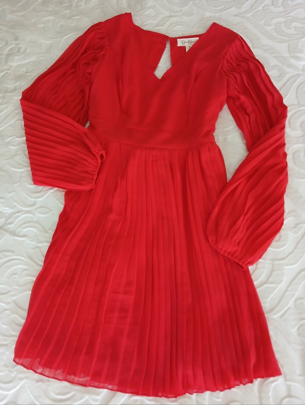 Jessica Simpson Red Pleated Long-Sleeve V-Neck Dress